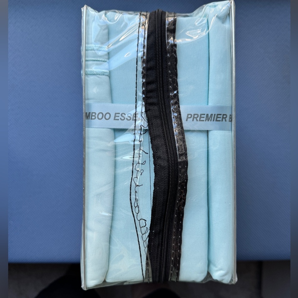 ⭐️FINAL STOCK⭐️King 4pc Ice Blue Bedsheets - Picture 5 of 7
